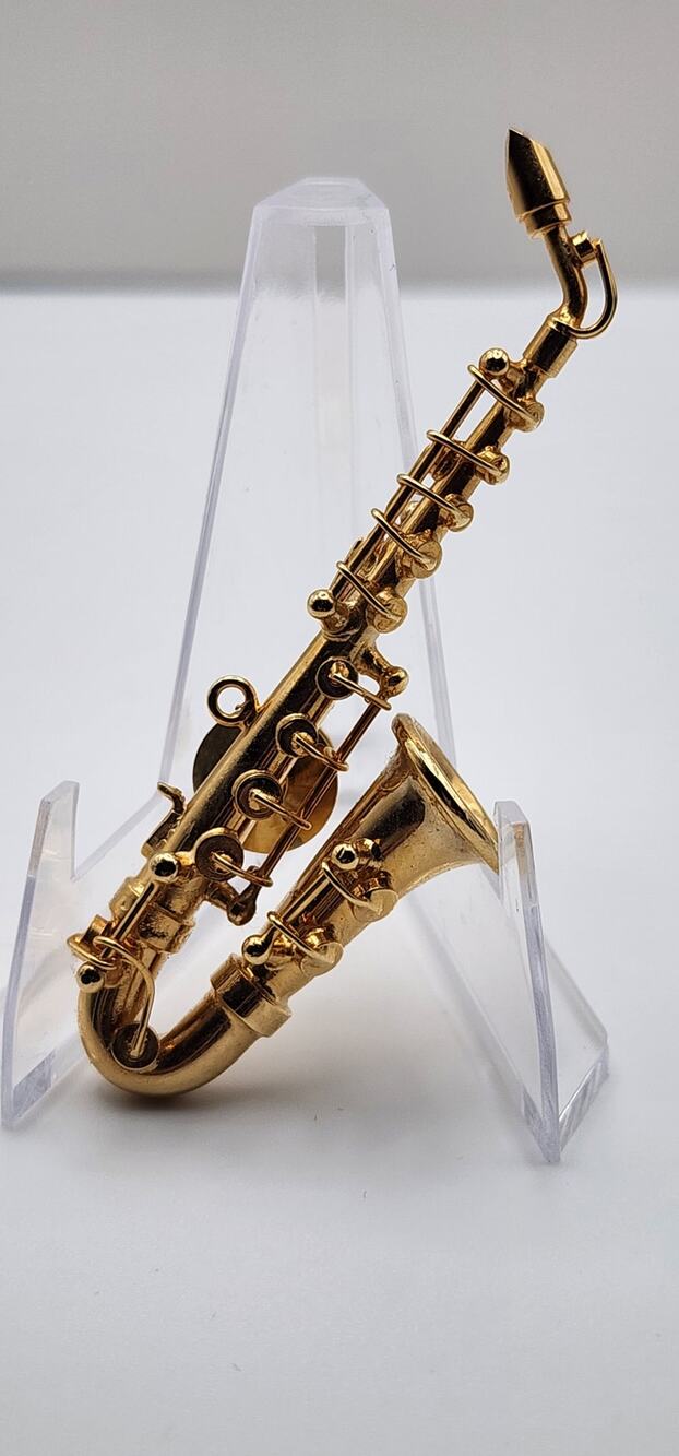 Gold Tone 3D Saxophone Brooch Pin Detailed Musical Instrument 2.25"